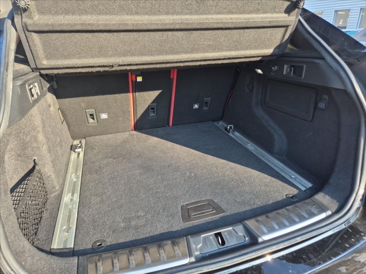 Jaguar F-Pace 3,0 Jaguar F-Pace 3,0