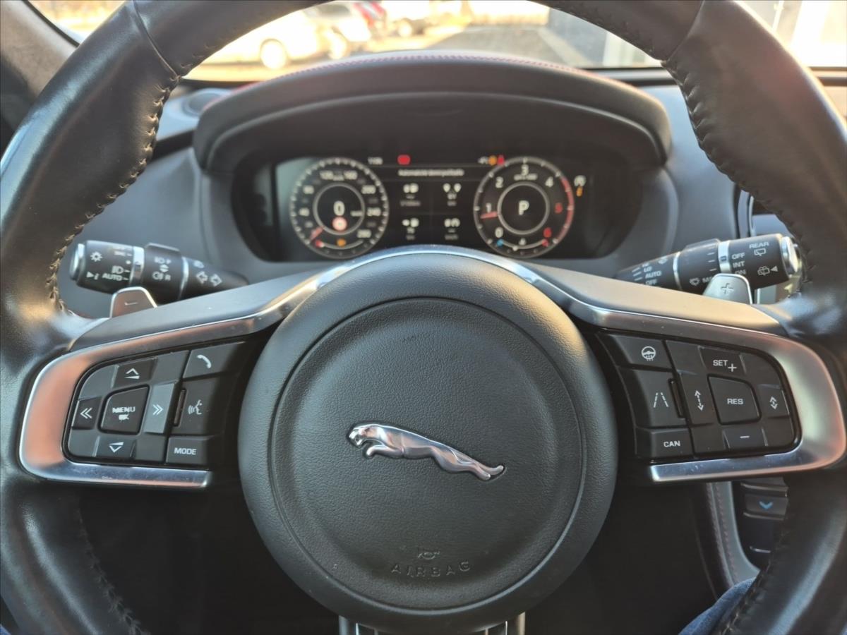 Jaguar F-Pace 3,0 Jaguar F-Pace 3,0