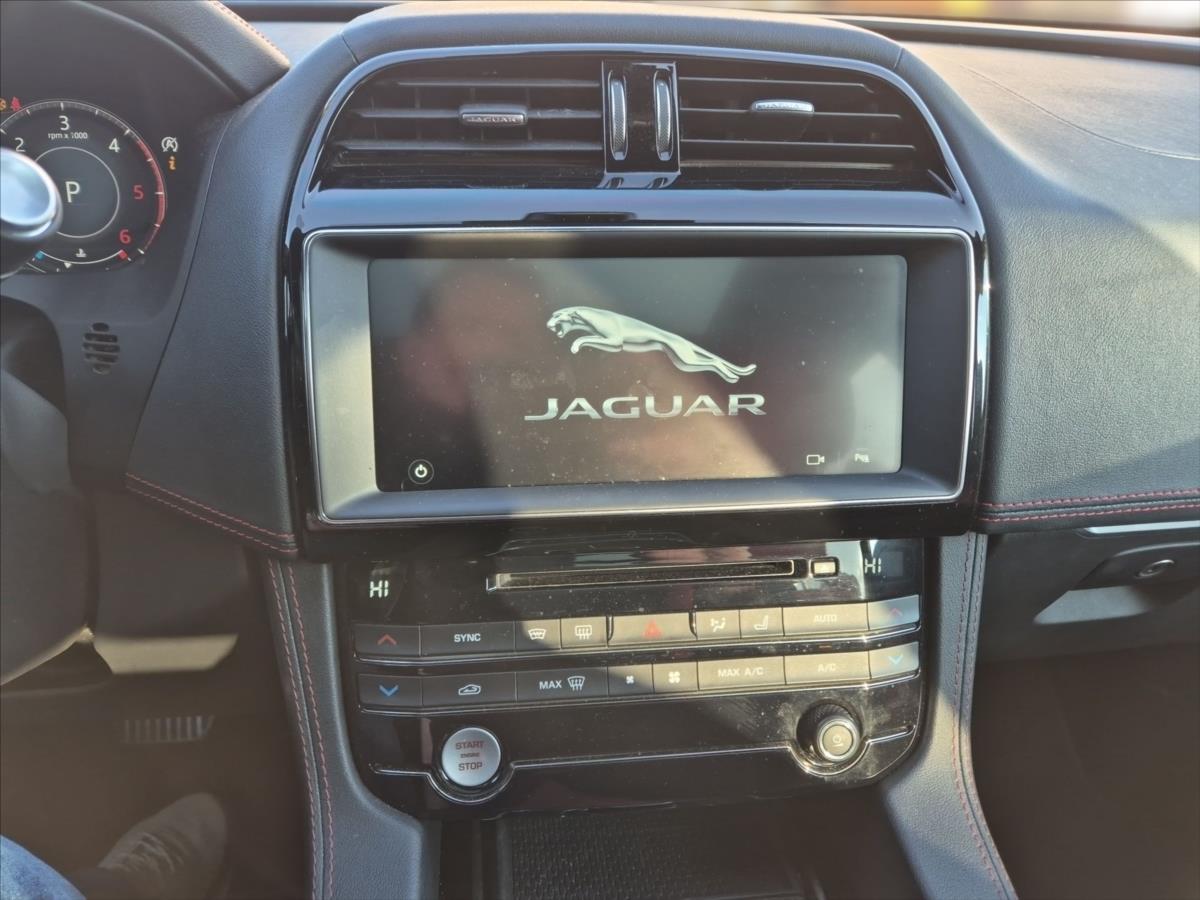 Jaguar F-Pace 3,0 Jaguar F-Pace 3,0