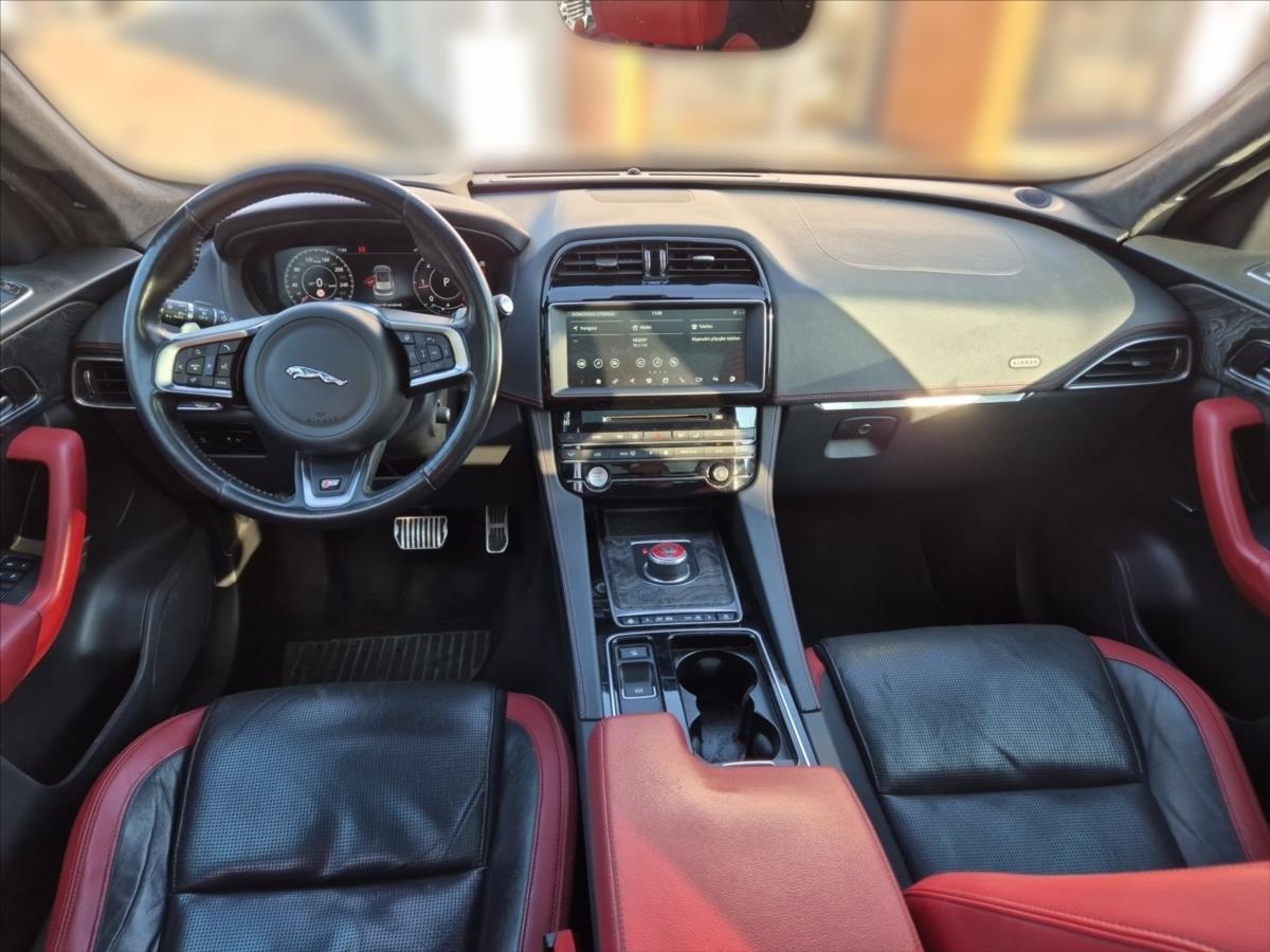 Jaguar F-Pace 3,0 Jaguar F-Pace 3,0