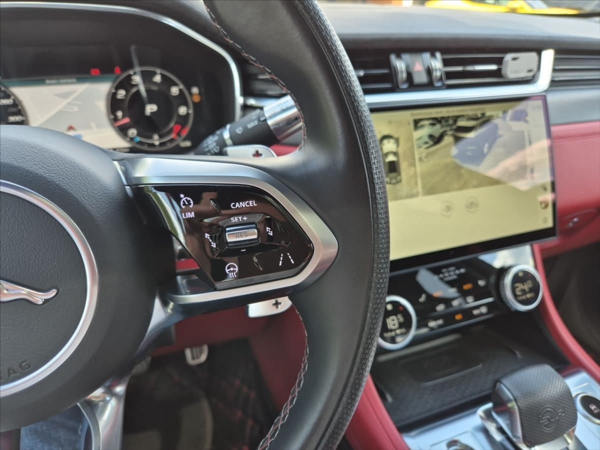 Jaguar F-Pace 5,0 V8 AWD SVR 405 kW Jaguar F-Pace 5,0 V8 AWD SVR 405 kW
