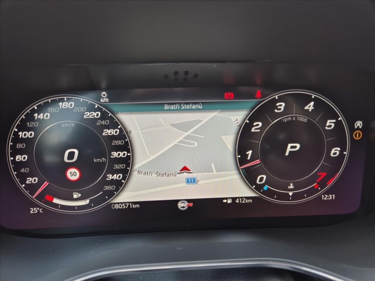Jaguar F-Pace 5,0 V8 AWD SVR 405 kW Jaguar F-Pace 5,0 V8 AWD SVR 405 kW
