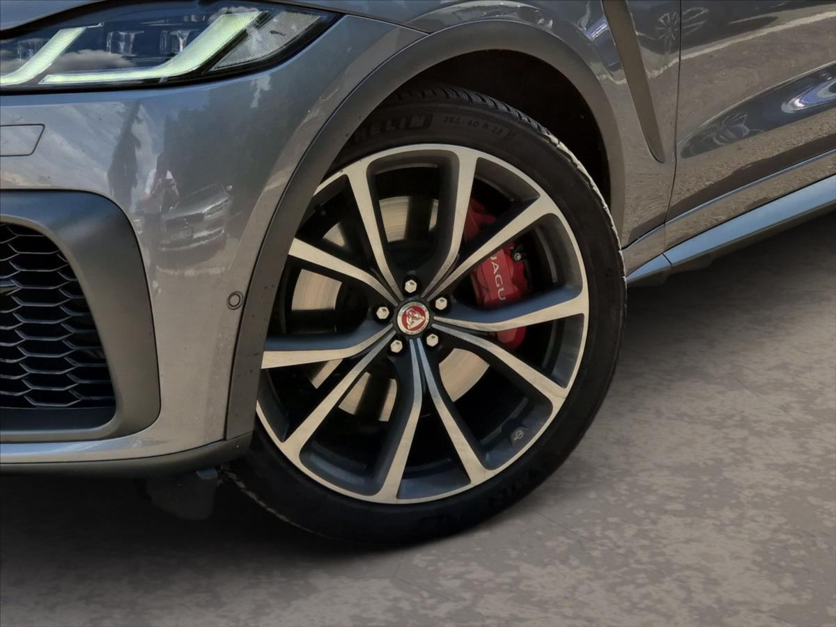 Jaguar F-Pace 5,0 V8 AWD SVR 405 kW Jaguar F-Pace 5,0 V8 AWD SVR 405 kW