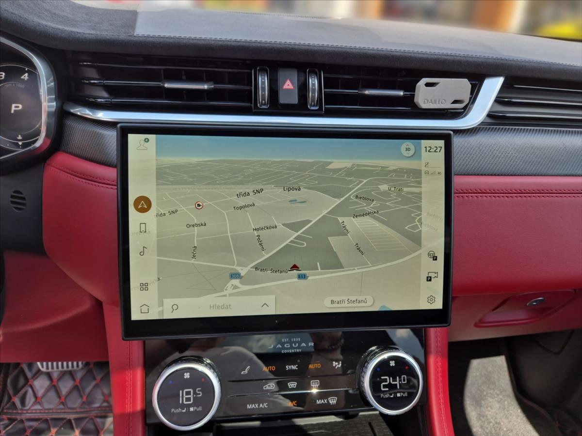Jaguar F-Pace 5,0 V8 AWD SVR 405 kW Jaguar F-Pace 5,0 V8 AWD SVR 405 kW