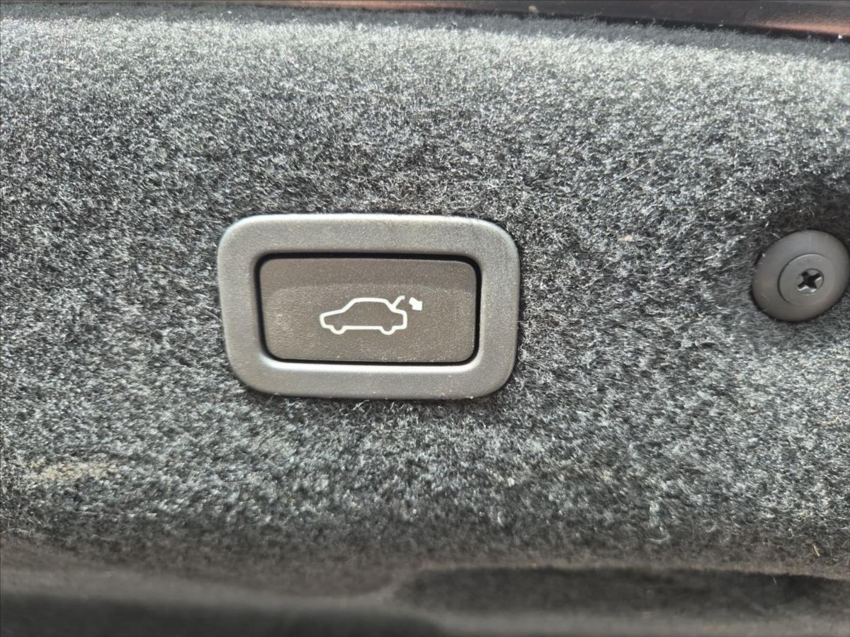 Jaguar XF 2,0 25t AWD Prestige Jaguar XF 2,0 25t AWD Prestige