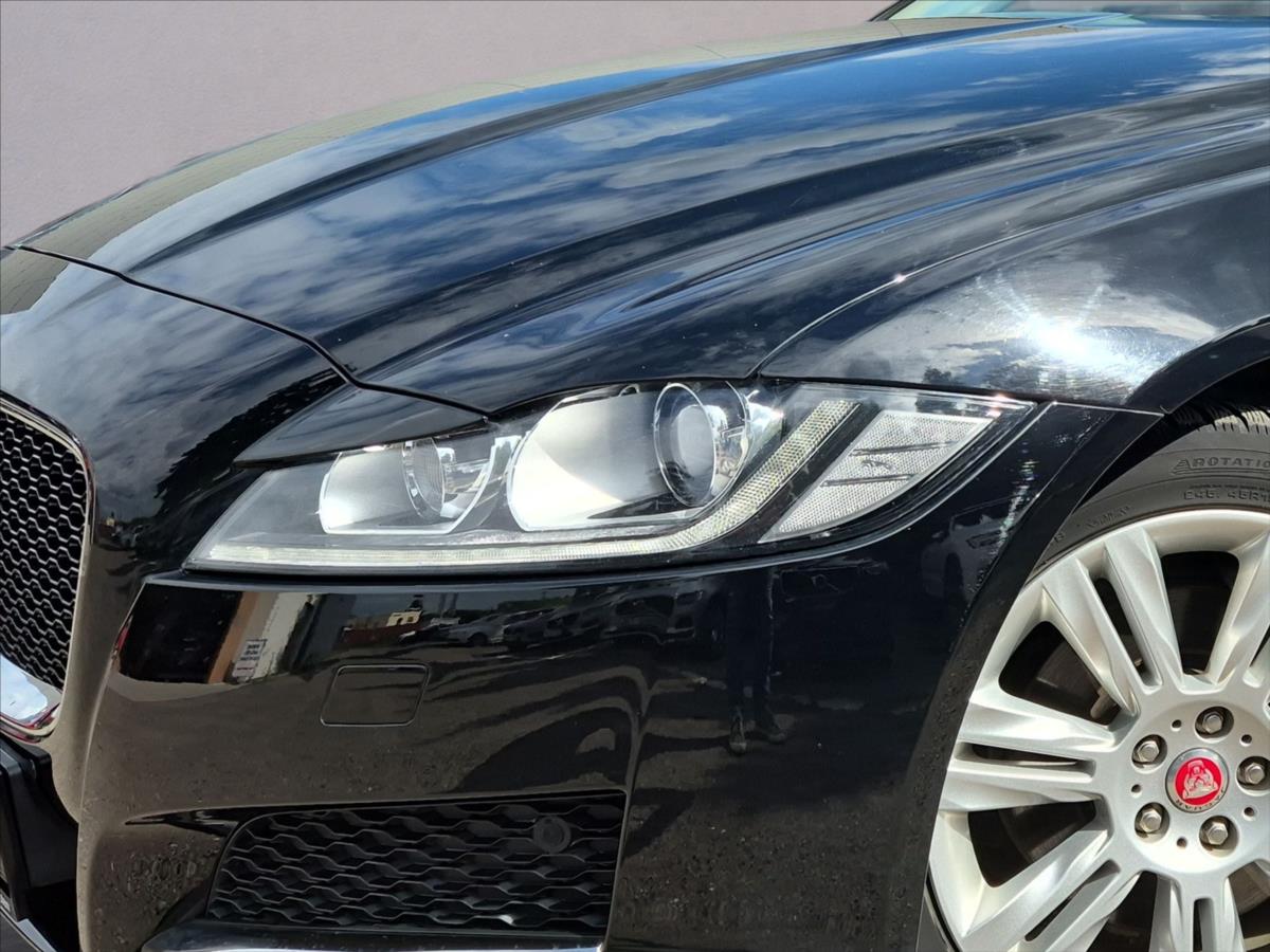 Jaguar XF 2,0 25t AWD Prestige Jaguar XF 2,0 25t AWD Prestige