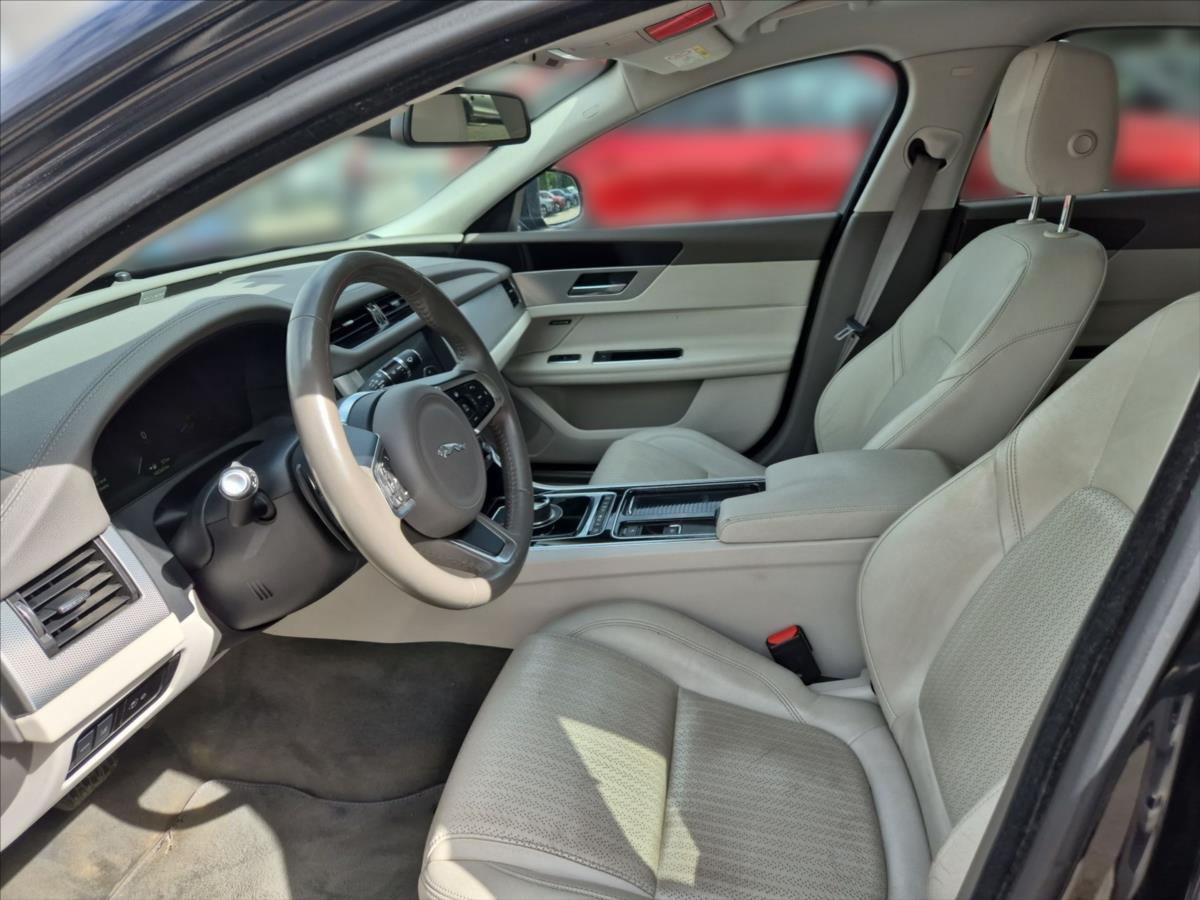 Jaguar XF 2,0 25t AWD Prestige Jaguar XF 2,0 25t AWD Prestige