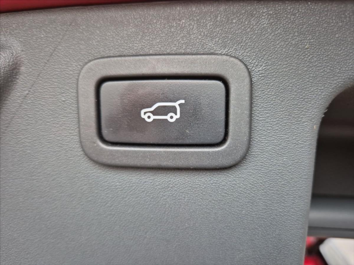 Land Rover Discovery Sport 2,0 TD4 SE PANORAMA Land Rover Discovery Sport 2,0 TD4 SE PANORAMA