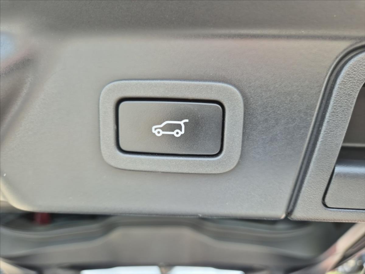 Land Rover Range Rover Velar 3,0 D300 R-Dynamic SE Land Rover Range Rover Velar 3,0 D300 R-Dynamic SE