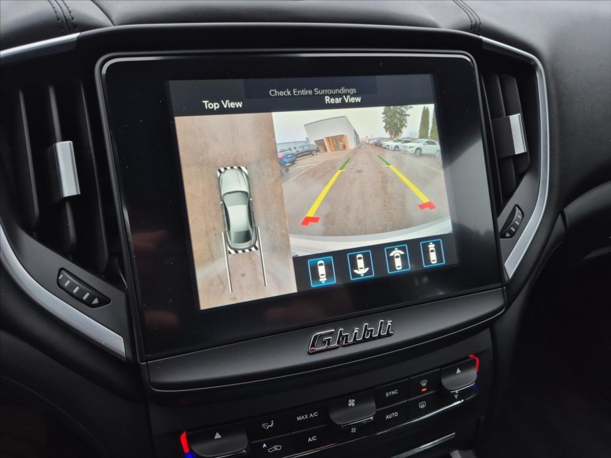 Maserati Ghibli 3,0 V6 Bi-turbo S Q4 (4x4) Maserati Ghibli 3,0 V6 Bi-turbo S Q4 (4x4)