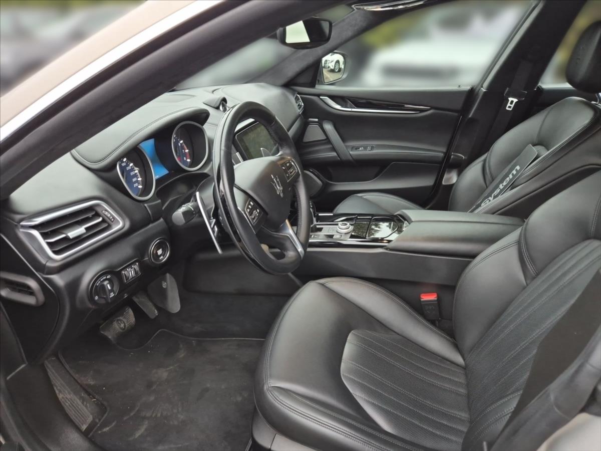 Maserati Ghibli 3,0 V6 Bi-turbo S Q4 (4x4) Maserati Ghibli 3,0 V6 Bi-turbo S Q4 (4x4)