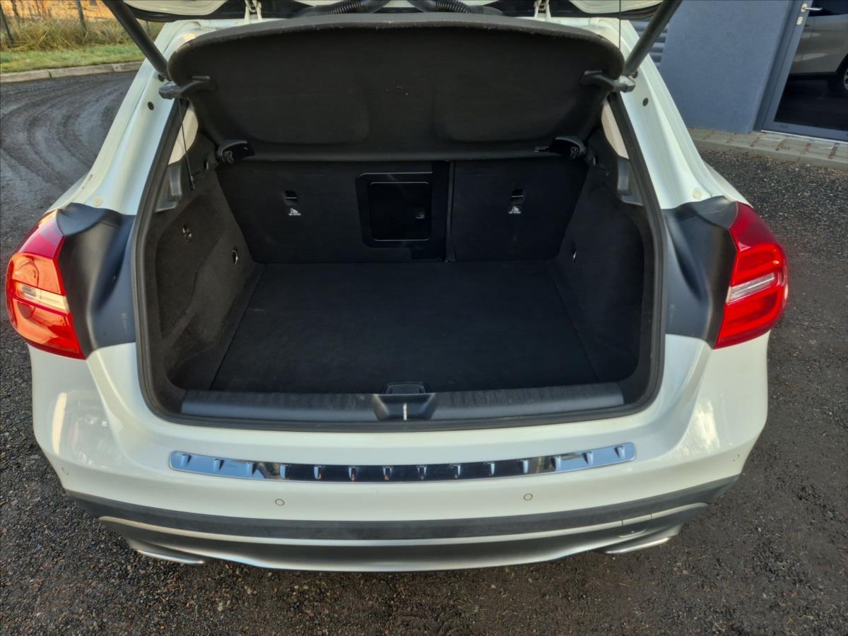 Mercedes-Benz GLA 2,1 220 CDI 4MATIC AUTOMAT Mercedes-Benz GLA 2,1 220 CDI 4MATIC AUTOMAT
