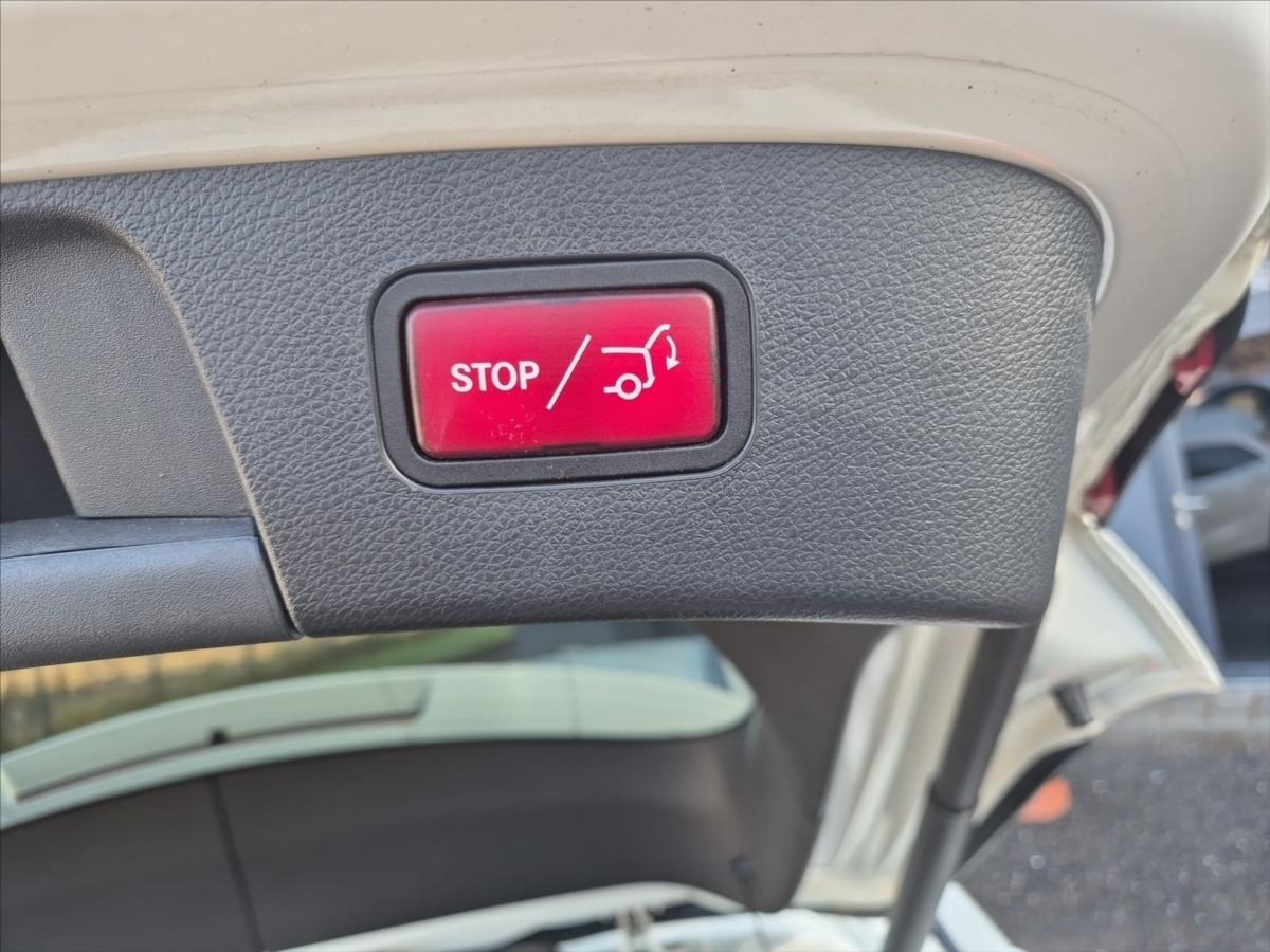 Mercedes-Benz GLA 2,1 220 CDI 4MATIC AUTOMAT Mercedes-Benz GLA 2,1 220 CDI 4MATIC AUTOMAT