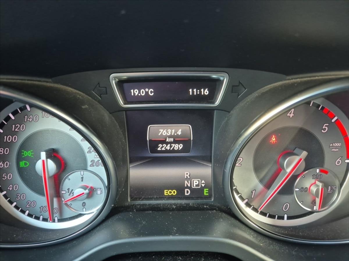 Mercedes-Benz GLA 2,1 220 CDI 4MATIC AUTOMAT Mercedes-Benz GLA 2,1 220 CDI 4MATIC AUTOMAT
