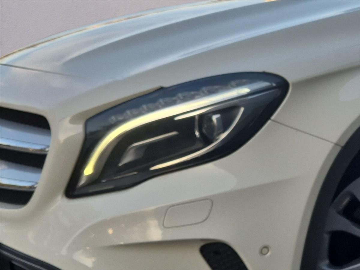 Mercedes-Benz GLA 2,1 220 CDI 4MATIC AUTOMAT Mercedes-Benz GLA 2,1 220 CDI 4MATIC AUTOMAT