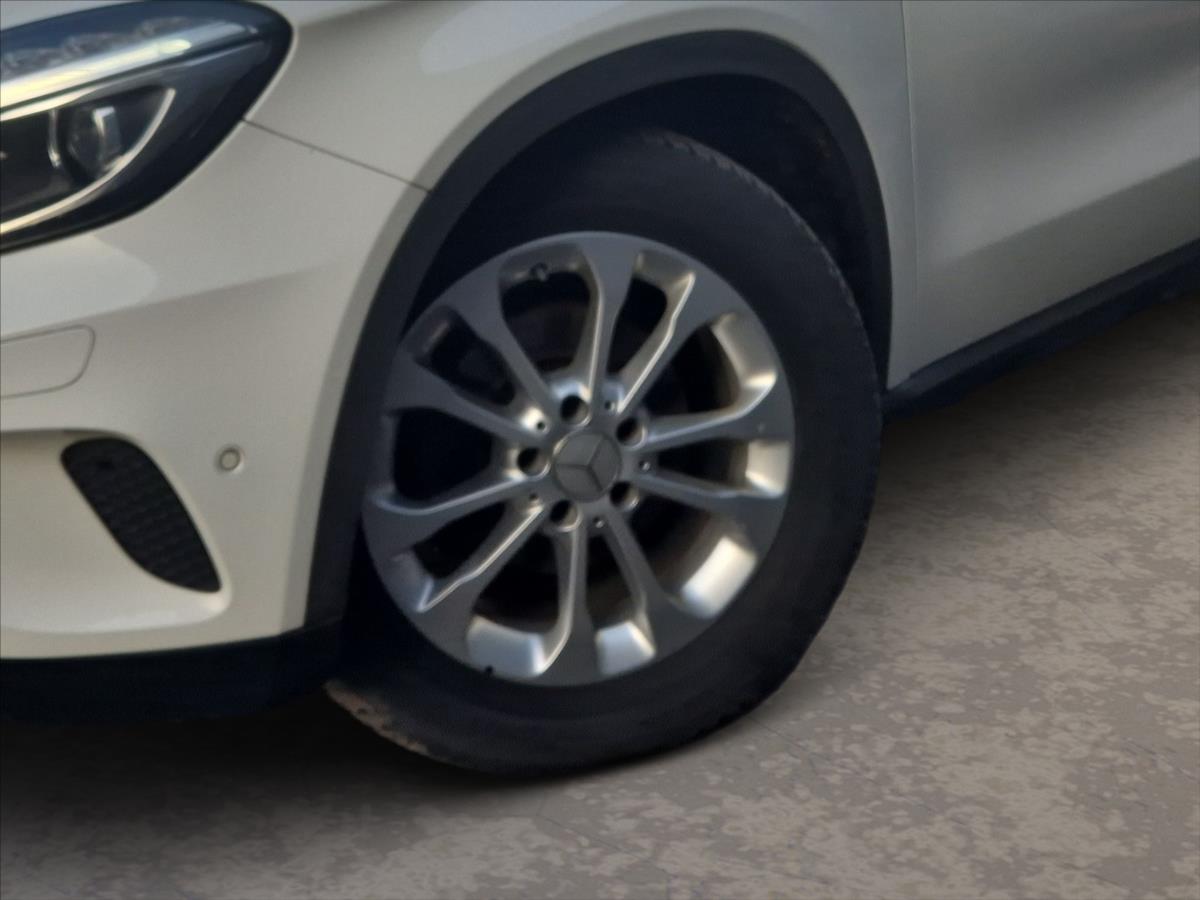 Mercedes-Benz GLA 2,1 220 CDI 4MATIC AUTOMAT Mercedes-Benz GLA 2,1 220 CDI 4MATIC AUTOMAT