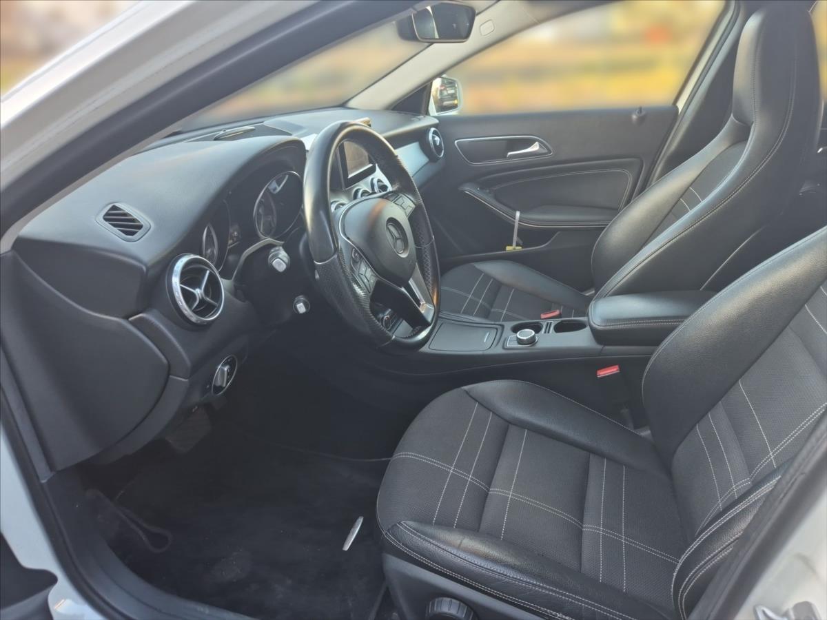 Mercedes-Benz GLA 2,1 220 CDI 4MATIC AUTOMAT Mercedes-Benz GLA 2,1 220 CDI 4MATIC AUTOMAT