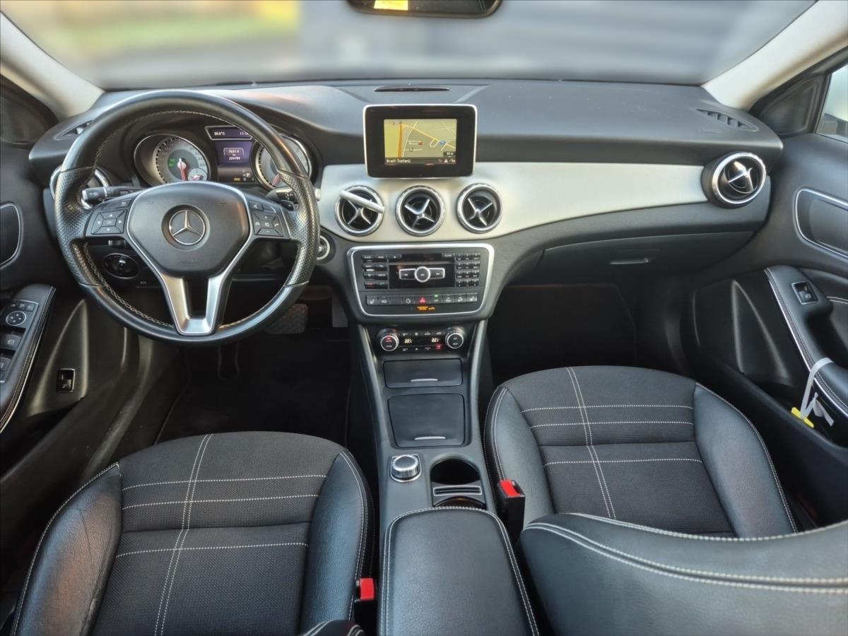 Mercedes-Benz GLA 2,1 220 CDI 4MATIC AUTOMAT Mercedes-Benz GLA 2,1 220 CDI 4MATIC AUTOMAT