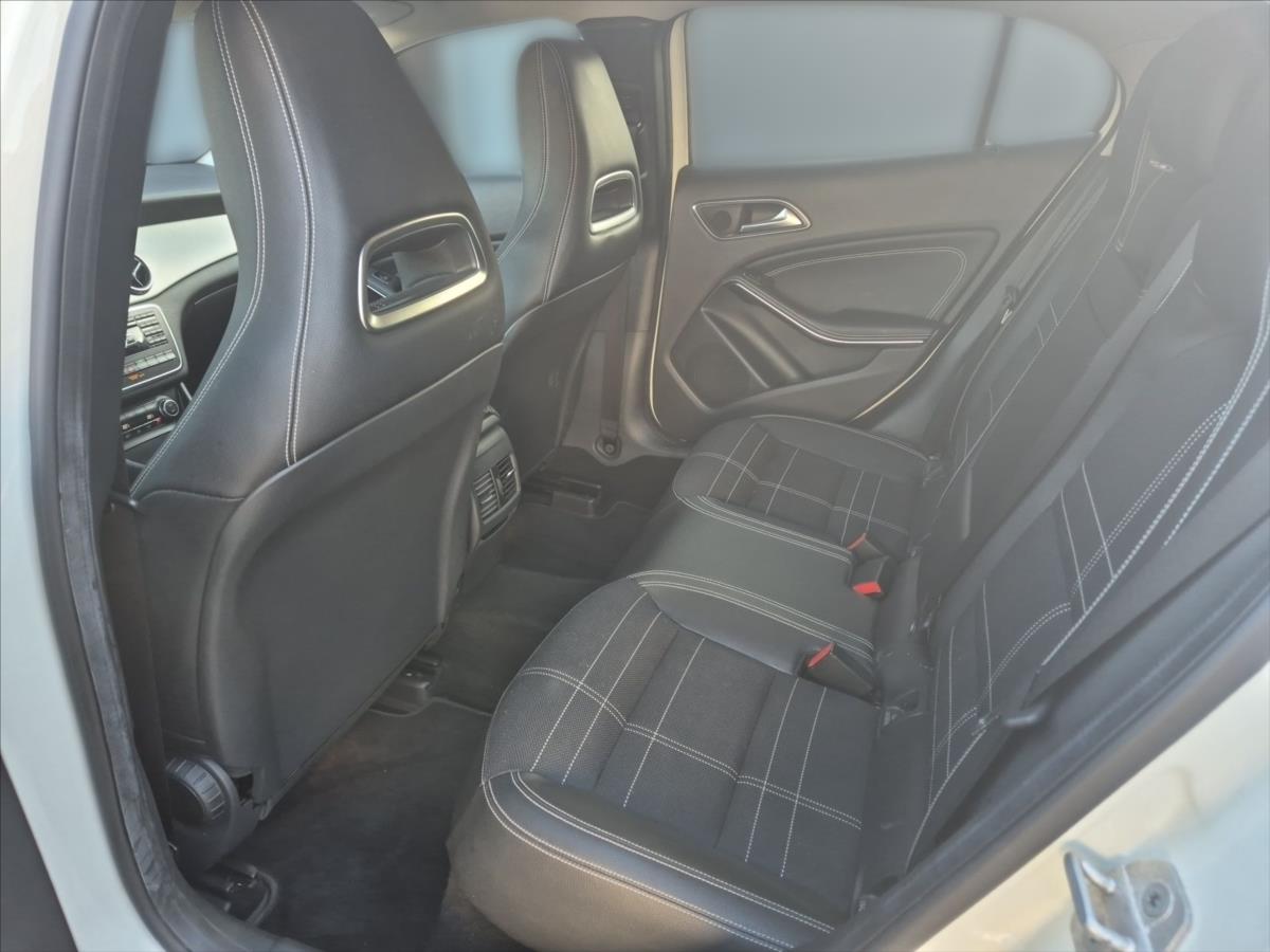 Mercedes-Benz GLA 2,1 220 CDI 4MATIC AUTOMAT Mercedes-Benz GLA 2,1 220 CDI 4MATIC AUTOMAT