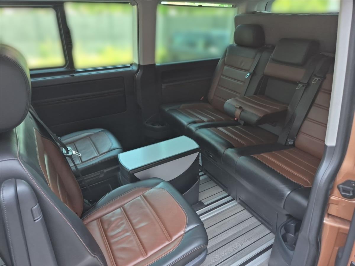 Volkswagen Multivan 2,0 TDi HIGHLINE 4MOTION Volkswagen Multivan 2,0 TDi HIGHLINE 4MOTION