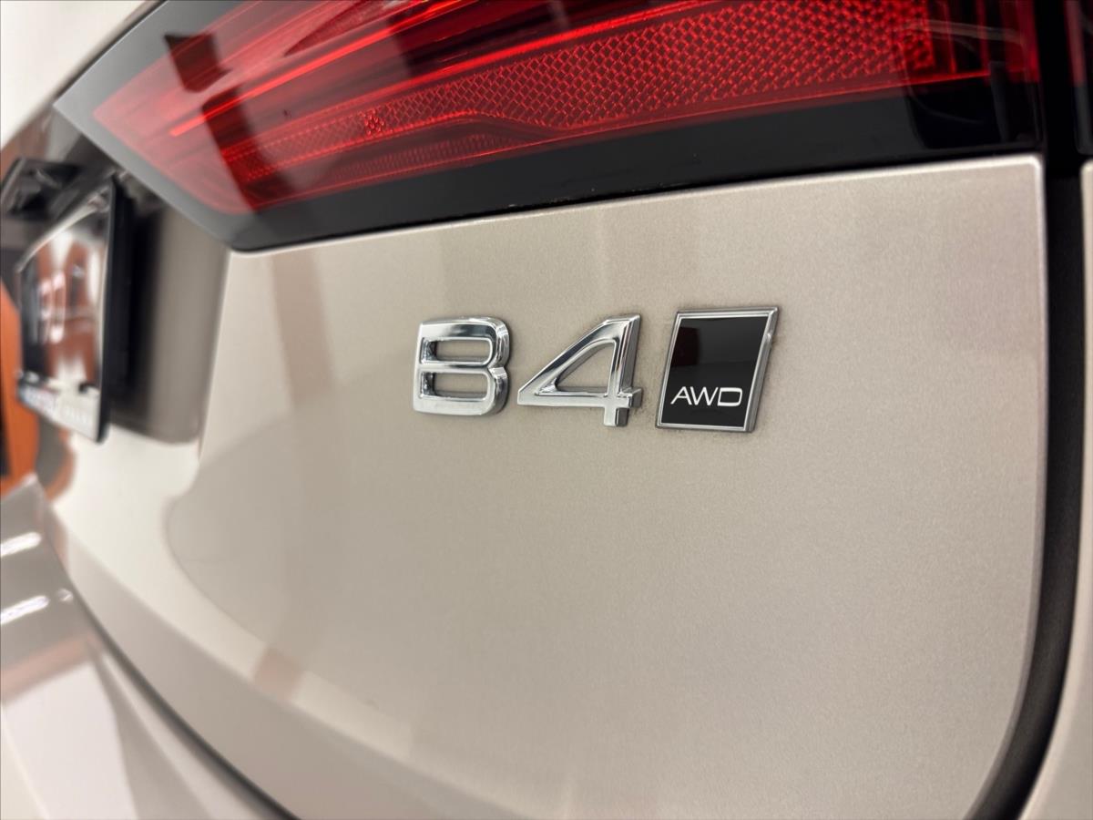 Volvo V90 2,0 B4 AWD Cross Country Plus Volvo V90 2,0 B4 AWD Cross Country Plus