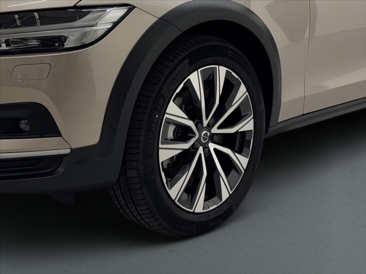 Volvo V90 2,0 B4 AWD Cross Country Plus Volvo V90 2,0 B4 AWD Cross Country Plus
