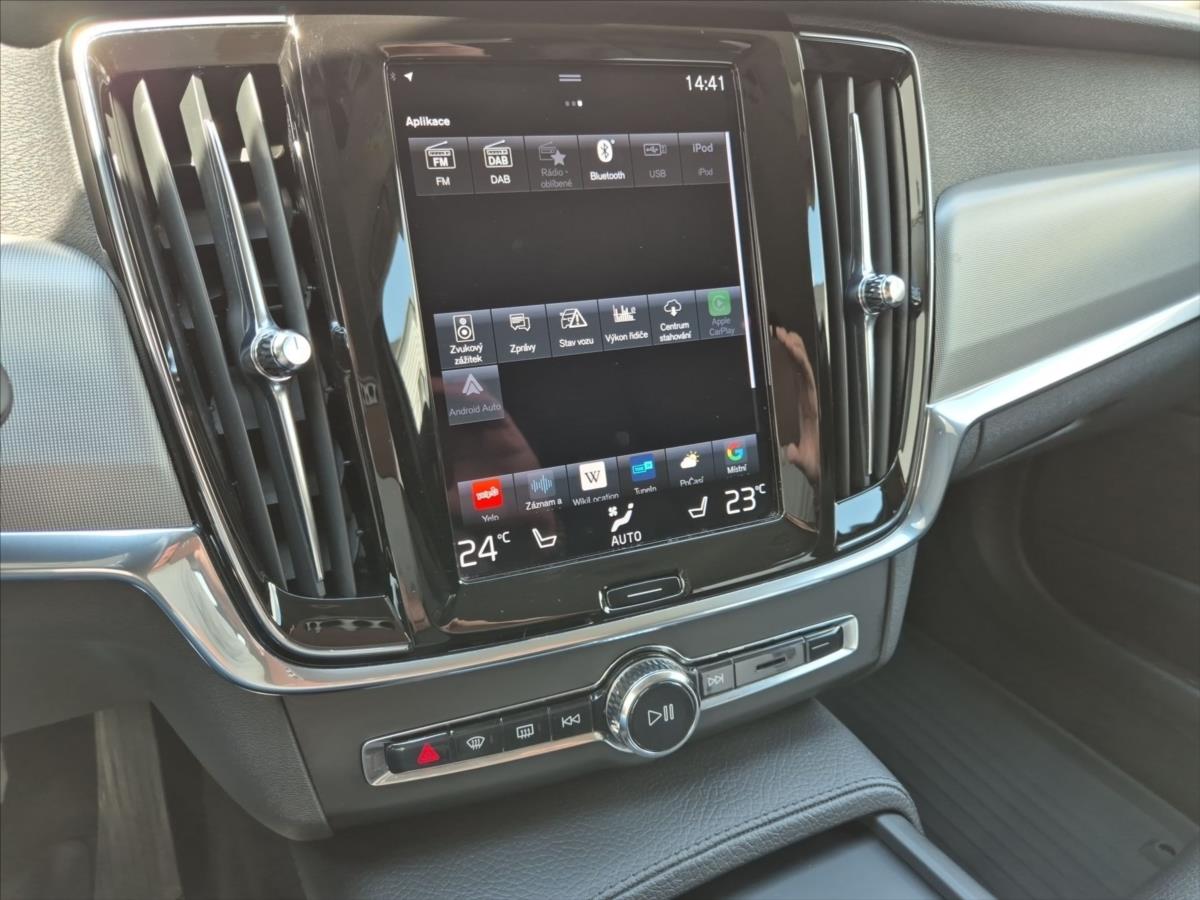 Volvo V90 2,0 B4 FWD Momentum Advanced Volvo V90 2,0 B4 FWD Momentum Advanced
