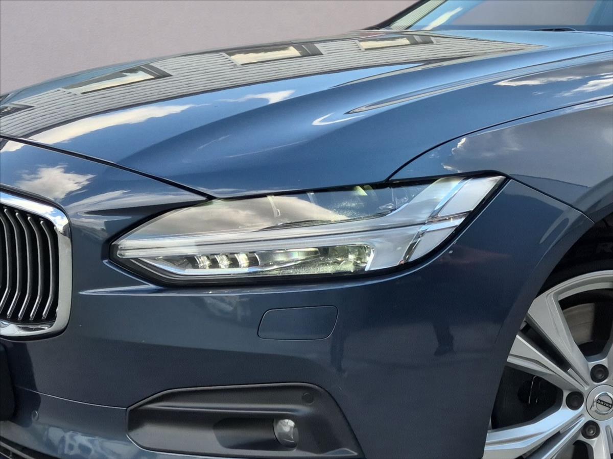 Volvo V90 2,0 B4 FWD Momentum Advanced Volvo V90 2,0 B4 FWD Momentum Advanced