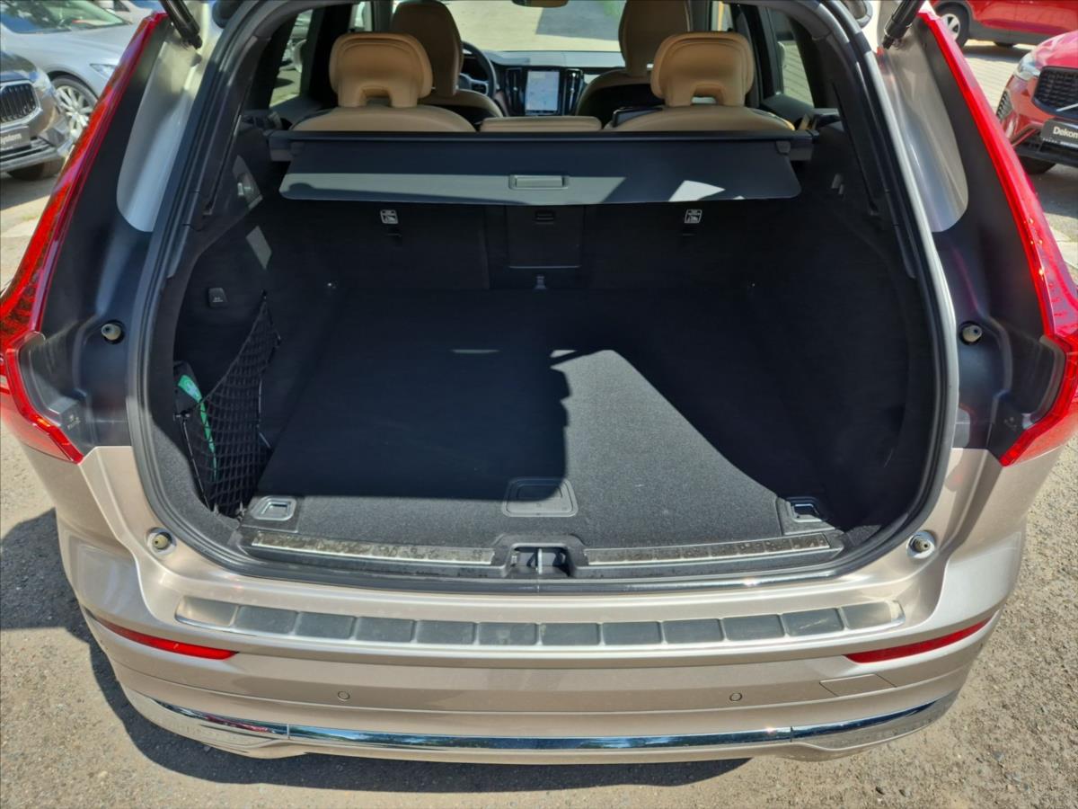 Volvo XC60 2,0 B4 AWD diesel Plus Bright Volvo XC60 2,0 B4 AWD diesel Plus Bright
