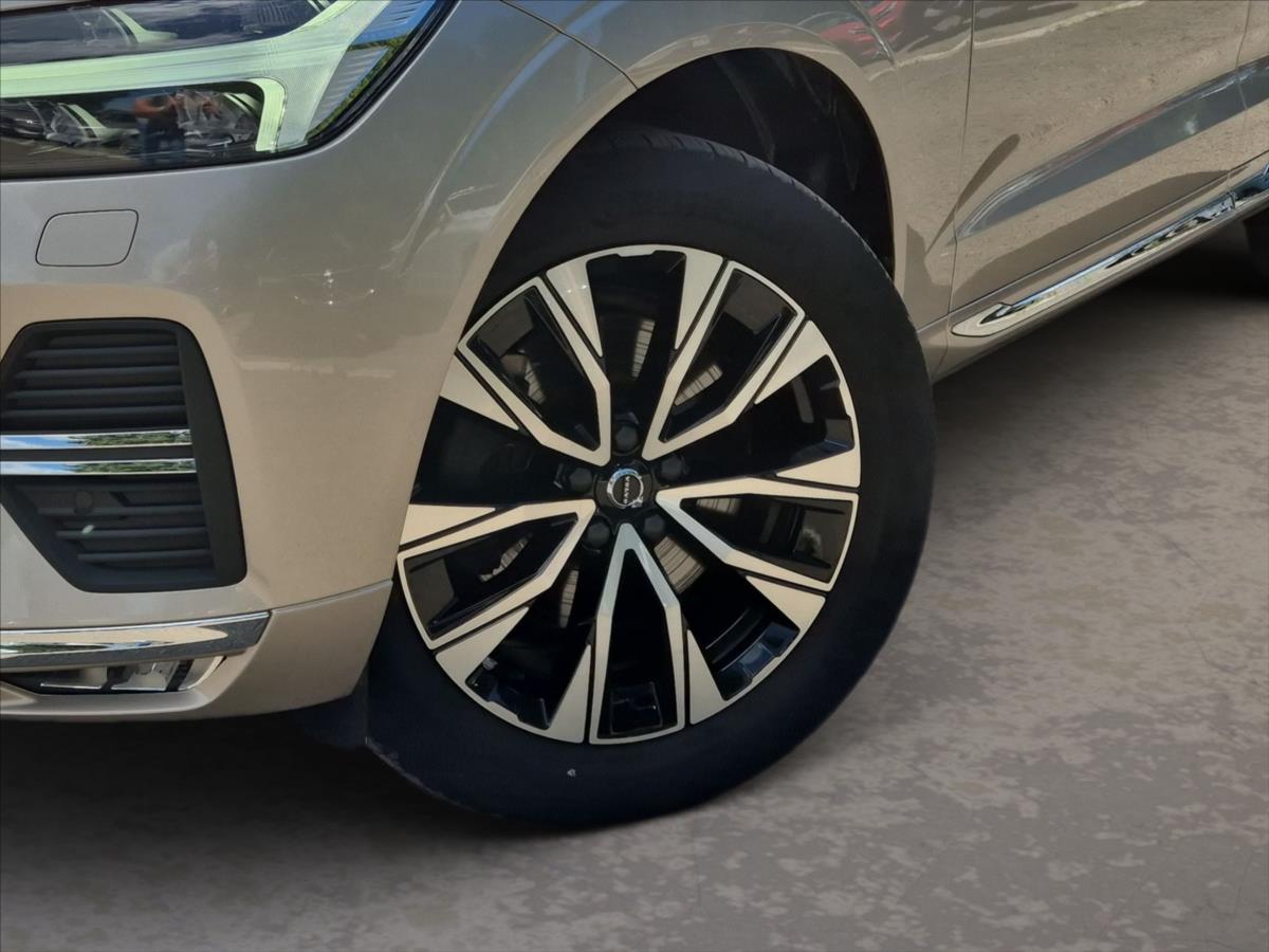 Volvo XC60 2,0 B4 AWD diesel Plus Bright Volvo XC60 2,0 B4 AWD diesel Plus Bright