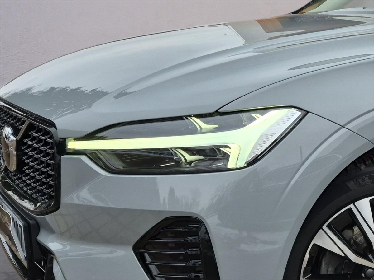 Volvo XC60 2,0 B4 AWD diesel Plus Dark Au Volvo XC60 2,0 B4 AWD diesel Plus Dark Au