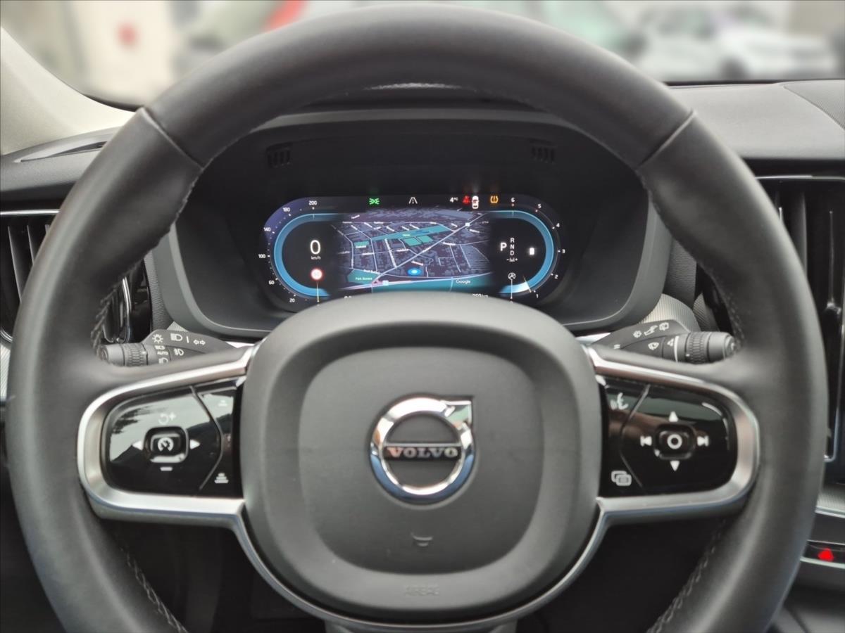 Volvo XC60 2,0 B4 AWD diesel Plus Dark Au Volvo XC60 2,0 B4 AWD diesel Plus Dark Au