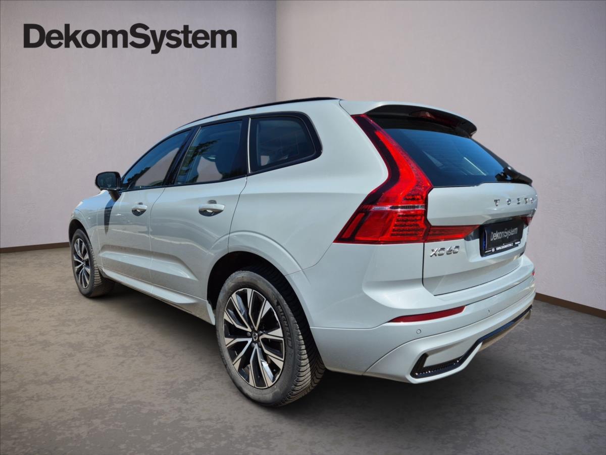 Volvo XC60 2,0 B4 AWD Plus Dark Volvo XC60 2,0 B4 AWD Plus Dark