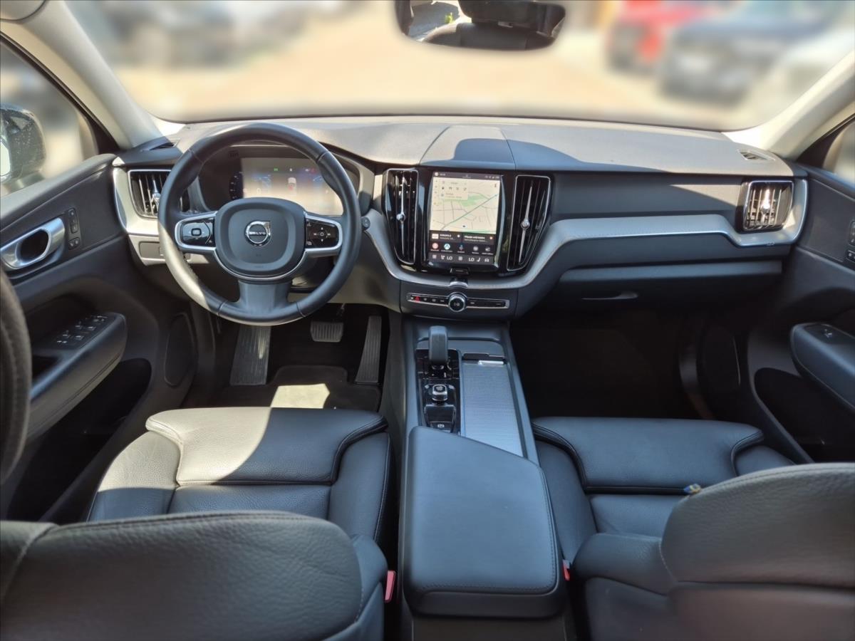 Volvo XC60 2,0 B4 AWD Plus Dark Volvo XC60 2,0 B4 AWD Plus Dark