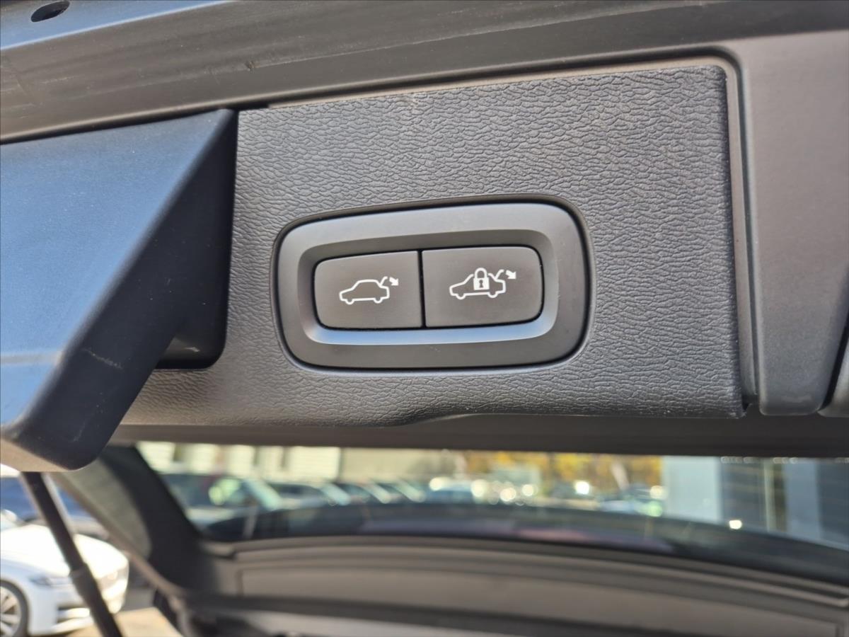 Volvo XC60 2,0 T6 AWD RECHARGE PANORAMA Volvo XC60 2,0 T6 AWD RECHARGE PANORAMA