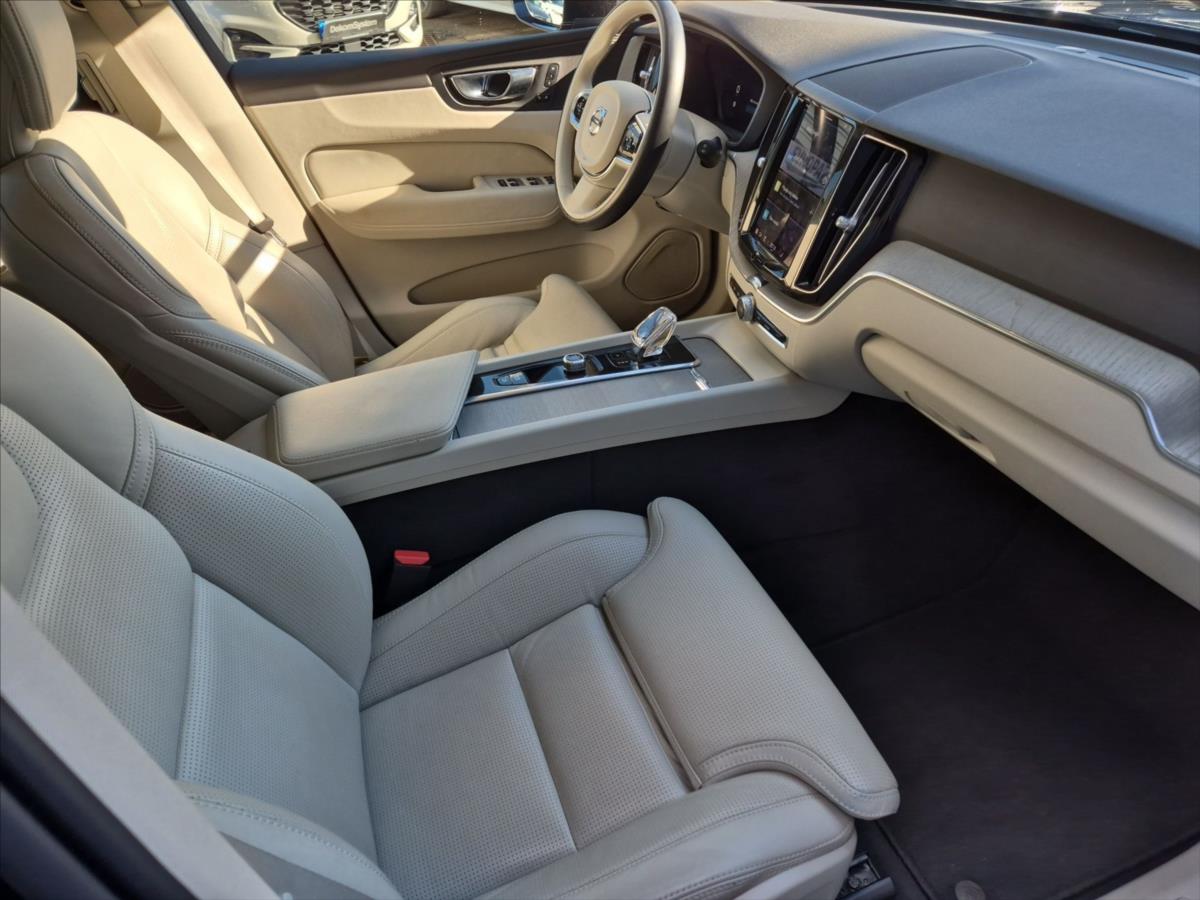 Volvo XC60 2,0 T6 AWD RECHARGE PANORAMA Volvo XC60 2,0 T6 AWD RECHARGE PANORAMA