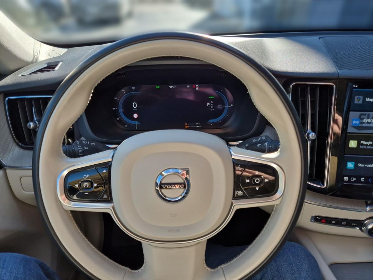 Volvo XC60 2,0 T6 AWD RECHARGE PANORAMA Volvo XC60 2,0 T6 AWD RECHARGE PANORAMA